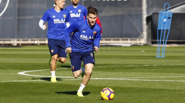 Gameiro no tiene ninguna lesión según las pruebas médicas de esta mañana