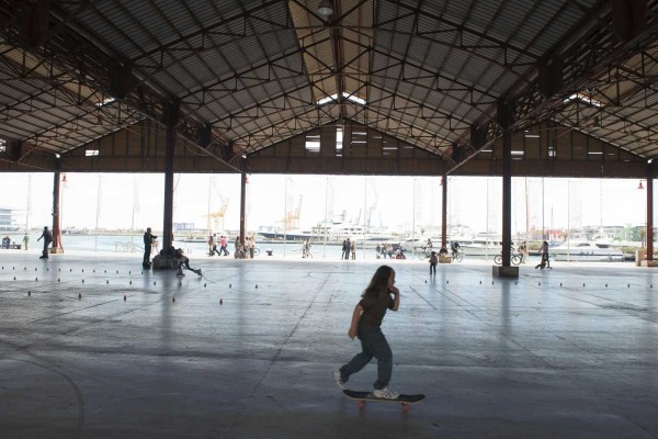 València 'recibe' los tinglados del Puerto; se acelera la rehabilitación