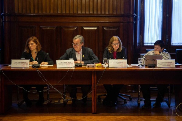El Parlament cita a comparecer a Pedro Sánchez, Rajoy, Puigdemont y Junqueras por el 155