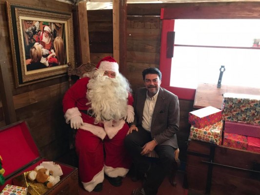 'Guerra' por Papá Noel: Barcala defiende el pago por fotos; la oposición quiere ver el contrato
