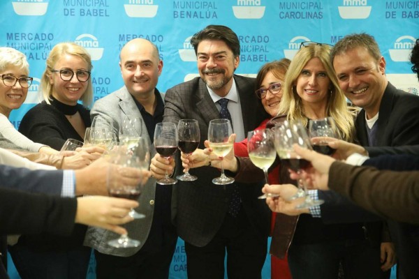 El PP pone fecha a las obras en el Mercado: los puestos de flores, listos; y la climatización, este mes