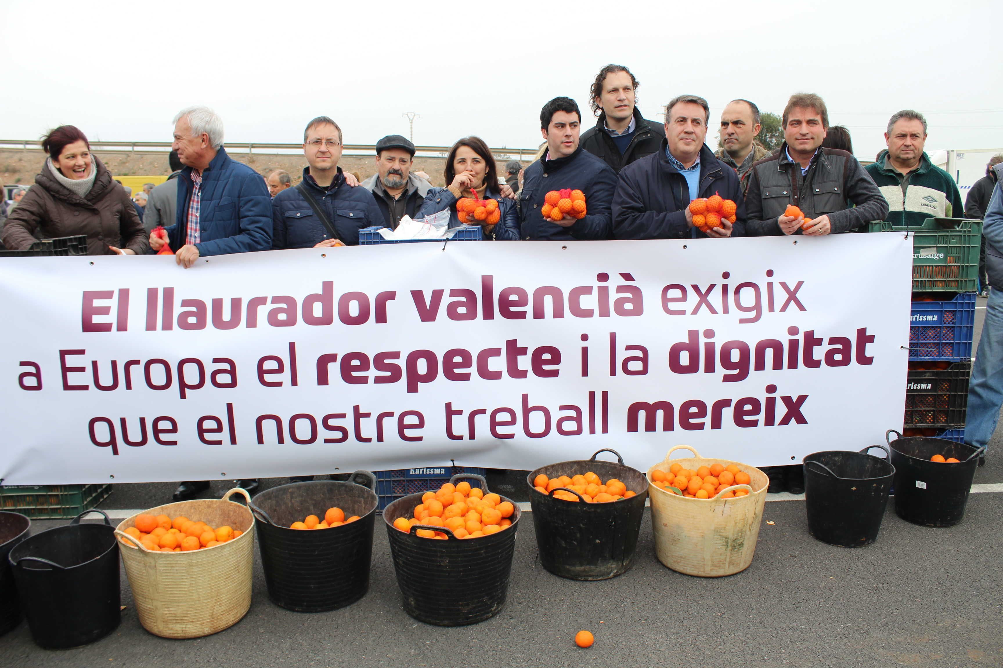 La Plataforma 'Per la Dignitat del Llaurador' sale a la calle en protesta por la situación de los cítricos