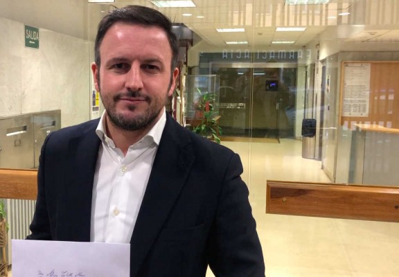 Pablo Ruz acude a Icomos para presentar alternativas que garanticen el proyecto del mercado de Elche