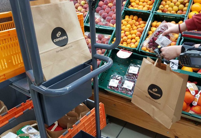 Consum expande las bolsas de papel reciclado 
a todas sus tiendas