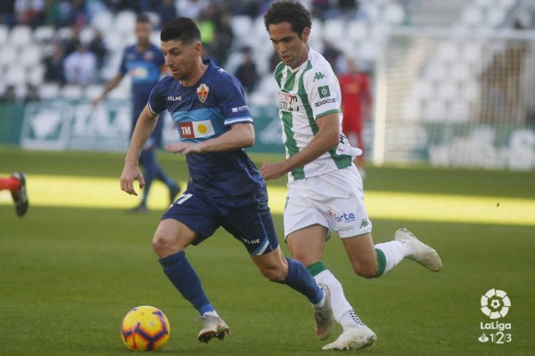 El Elche afronta final de año clave para escapar zona de peligro
