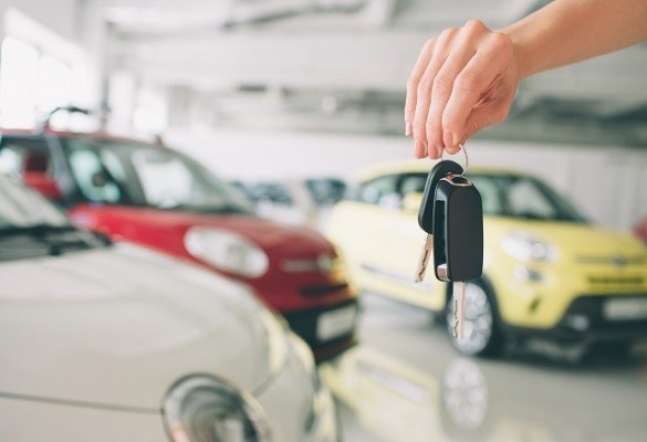 Las ventas de coches diésel caerán casi un 20% y los de gasolina crecerán un 29% este año en España