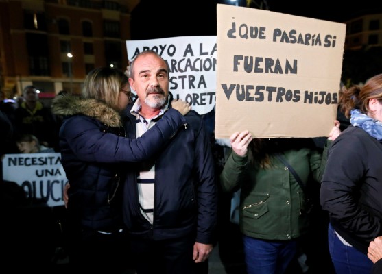 El pesquero de Santa Pola desafía al Gobierno y decide volver a España con 11 inmigrantes a bordo