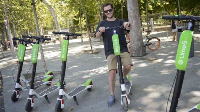 La ley no obliga a contratar un seguro a los usuarios de patinetes eléctricos

