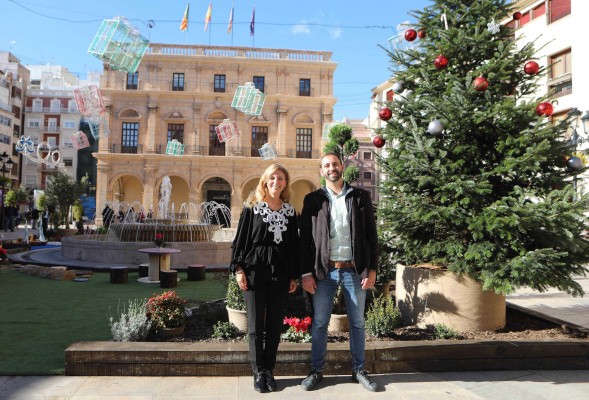 El nou jardí de les delícies? Castelló cobreix la plaça Major amb un parc efímer i sostenible