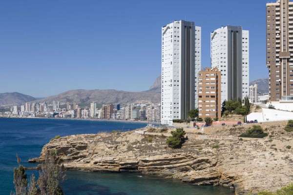 Los Gemelos de Benidorm se podrían construir de nuevo, pero sin invadir la zona de protección