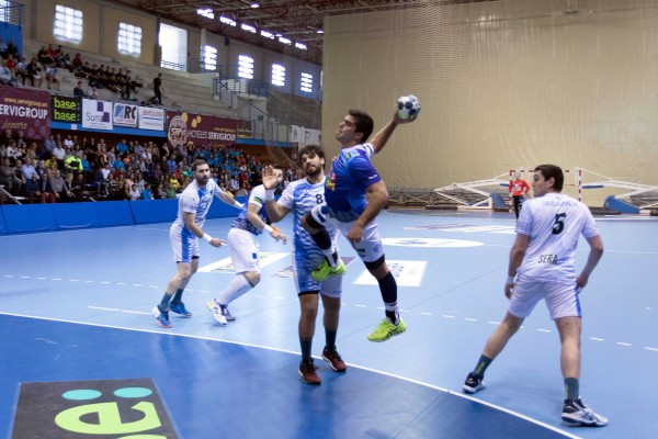 El Benidorm quiere marcar distancias ante un rival directo