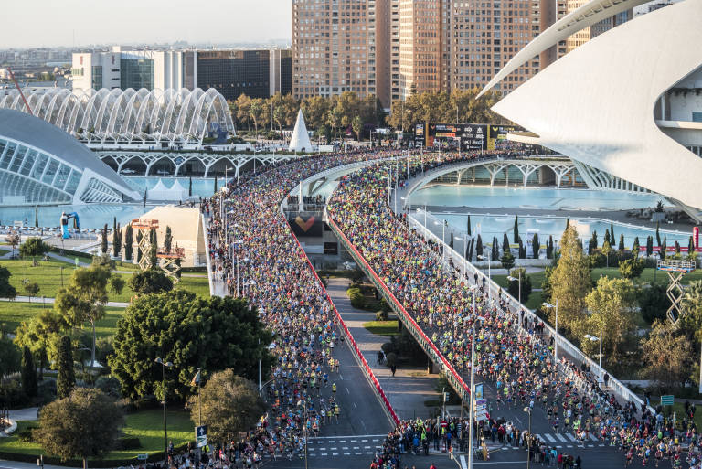 El maratón de Valencia sueña con batir su récord tras lograr el de atletas
