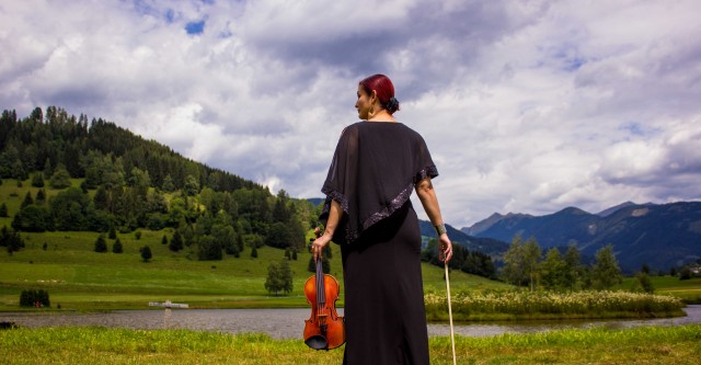 La violinista Alejandra Torres presenta su disco 'Renacer' en la Sala Matisse