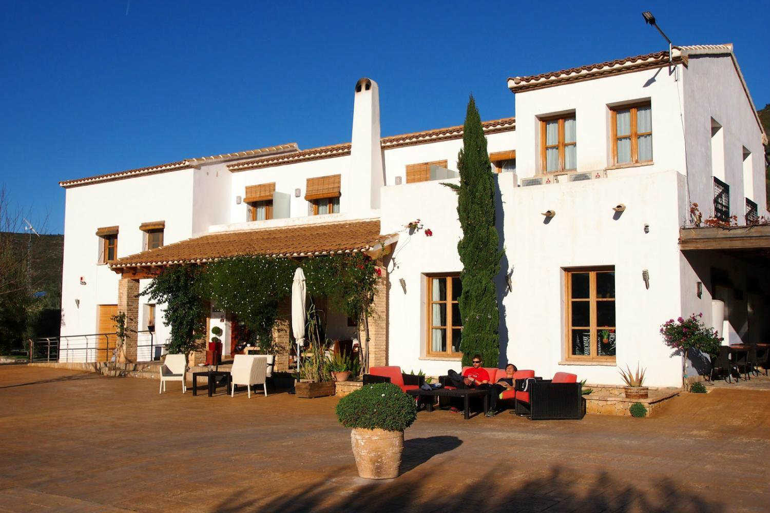 Dos inversores holandeses compran el hotel rural en Alcalalí del dianense Ángel Vives
