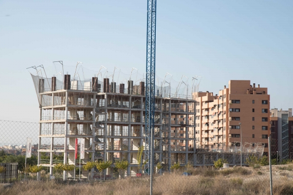 Los visados de obra de vivienda nueva en Alicante rozan los 4.200 hasta mayo, casi un 50% más