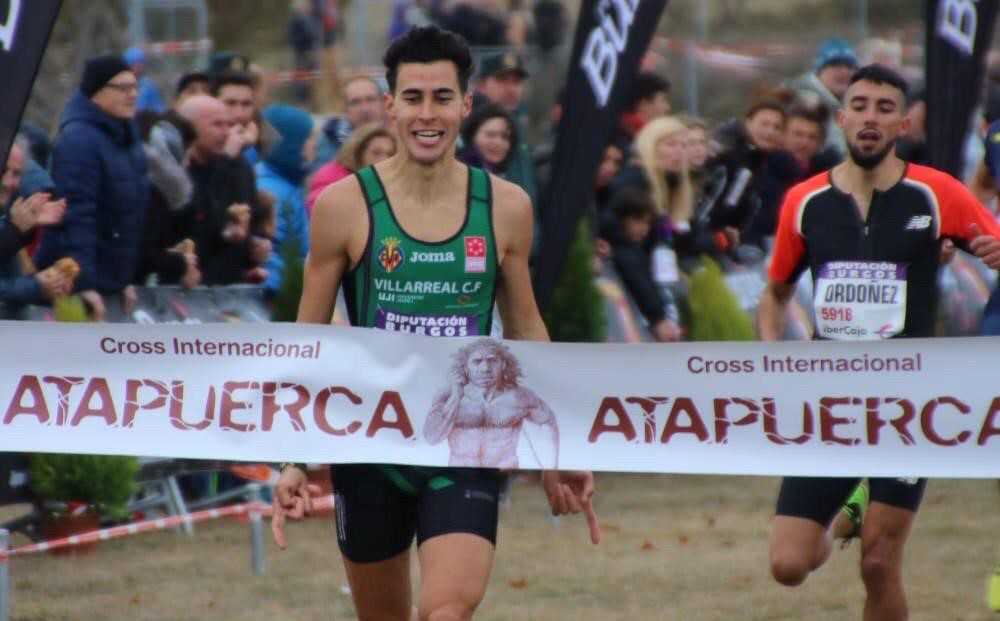 Víctor Ruiz, atleta del Playas de Castellón que tomará parte en el Europeo de cross.  - 