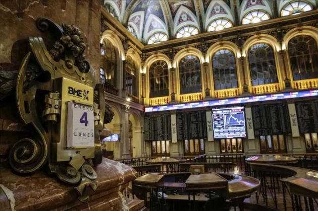 El varapalo chino se lleva por delante un 2,4% del Ibex 35 en su estreno anual