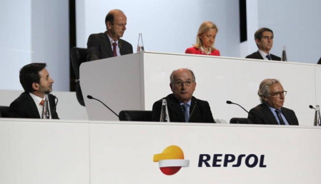 Repsol prevé pagar 0,95 euros por acción en 2019 y el euro en 2020
