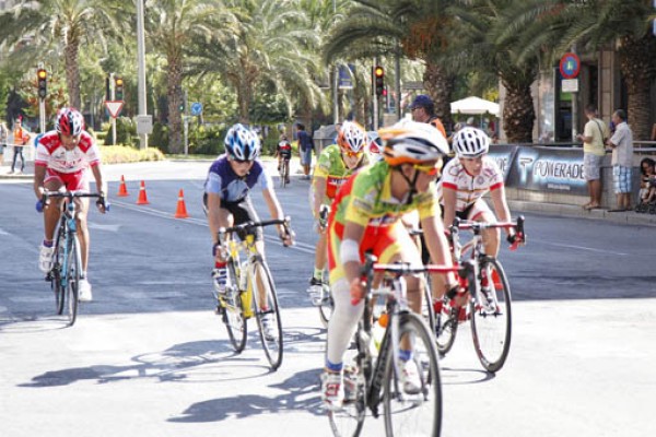 Doscientos corredores de 19 clubes disputan este domingo el Trofeo Escuelas de Ciclismo
