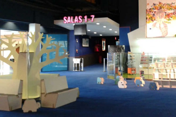 Los cines de Panoramis se 'atornillan' con un incidente concursal para no dejar el centro