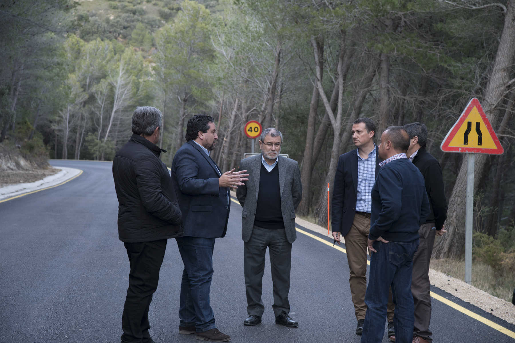 Visita del presidente de la Diputación, Javier Moliner, a la carretera de la Pobla de Benifassà. - 
