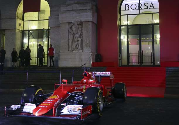 Ferrari acaba su primera vuelta en la Bolsa de Milán con un buen tiempo