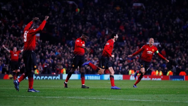 La mano de Fellaini mete al United en octavos