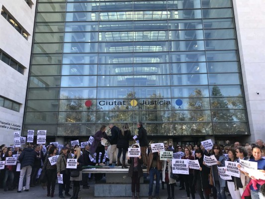 Convocan paros de dos horas el viernes en las sedes judiciales de València, Alicante y Castellón