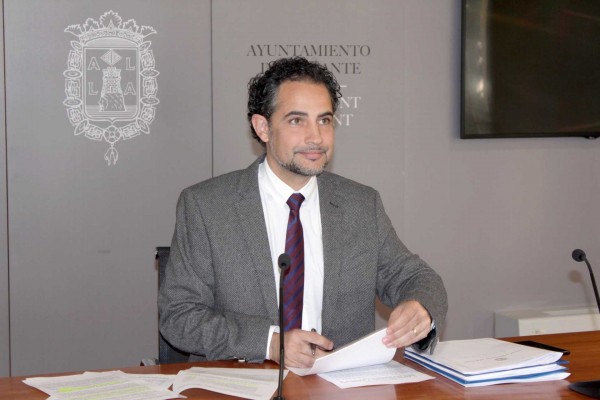 El PP investiga ahora si la contrata de limpieza de colegios cumple las obligaciones del servicio