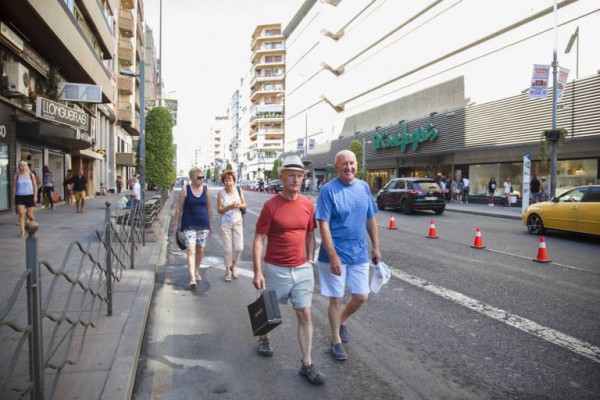 Domingo en Maisonnave: pasear sin coches, sí; comprar en El Corte Inglés, no