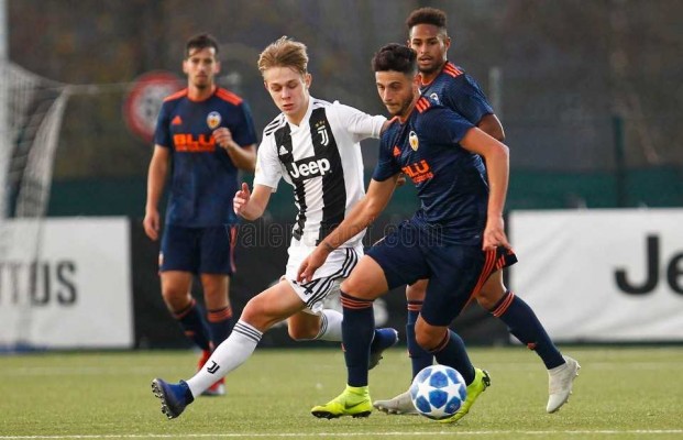 El Valencia paga caro sus errores ante el Juventus