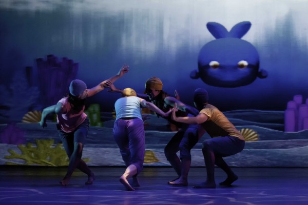'Ballenas, una historia de gigantes' sube al escenarios música, danza y proyecciones en 3D