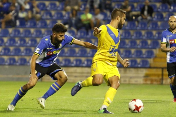 Empate y bronca de la grada