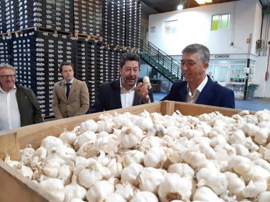 Rafael Climent visita las empresas de Orihuela: dudas por el Brexit y avance de la economía circular