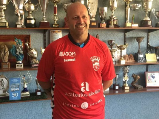 Fernando Latorre entrenará al Agustinos hasta el final de la temporada


