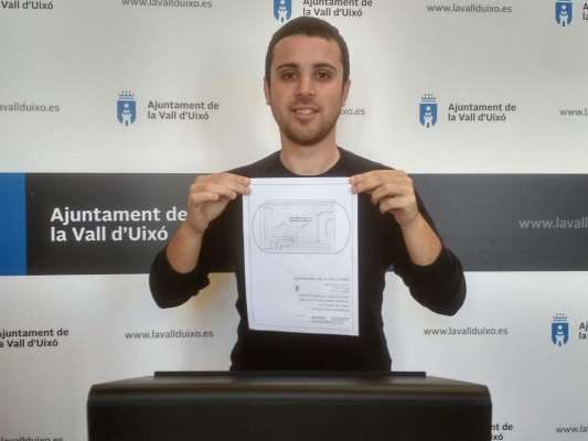 La Vall d'Uixó saca a licitación el cambio del césped del estadio municipal José Mangriñán