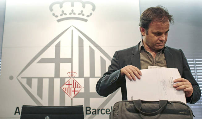 Un teniente de alcalde de Barcelona asegura que se puede burlar al Constitucional para hacer actos del referéndum