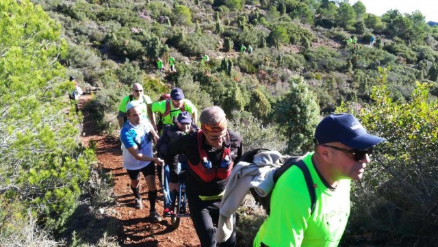Cebrián presenta en el Desert de les Palmes las sillas de ruedas adaptadas para parques naturales