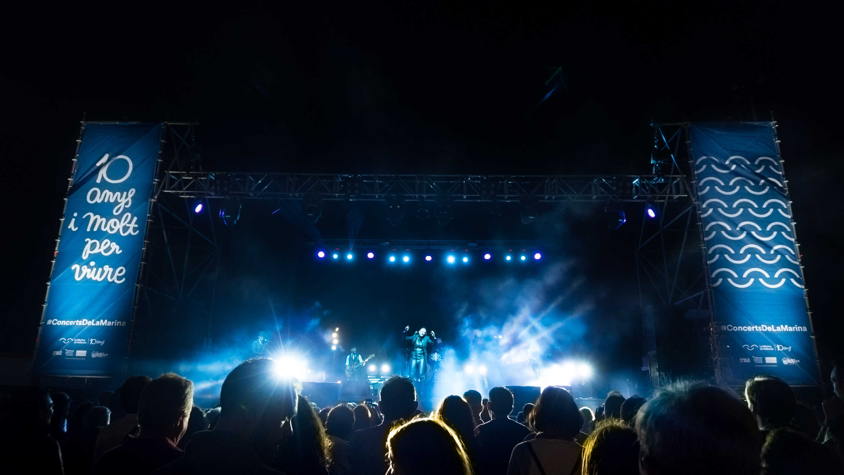 Miles de personas celebran con La Marina su décimo aniversario