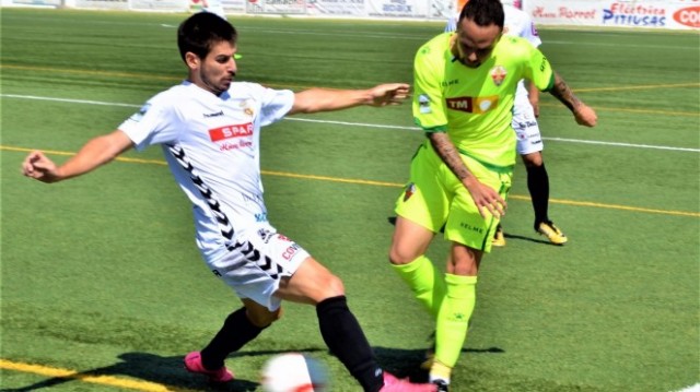 El Elche mantiene el liderato, mientras que el Hércules y el Alcoyano quedan a cuatro puntos del cuarto