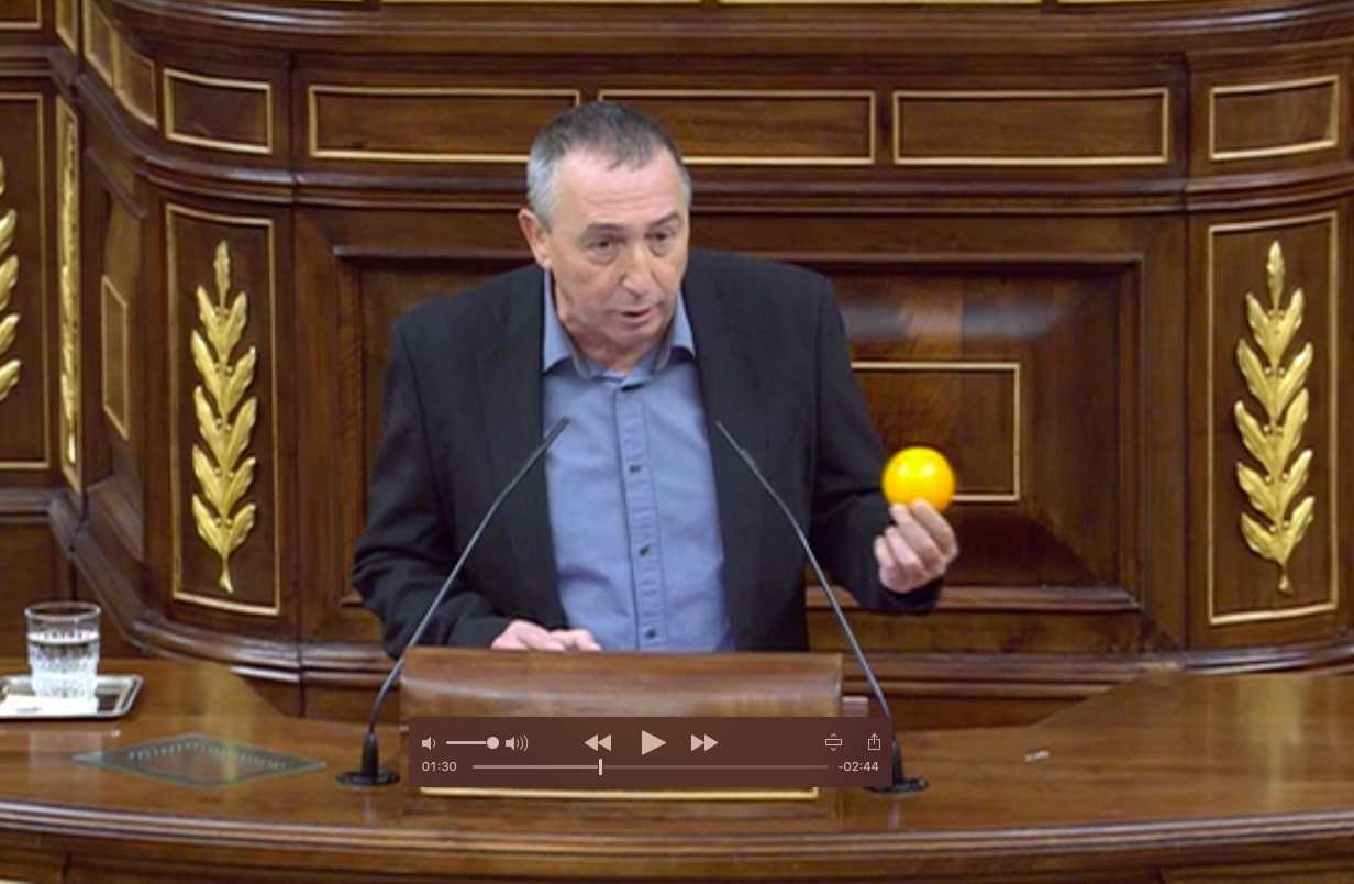  Baldoví interrumpe el pleno del Congreso y exige que paralicen la importación de naranja africana