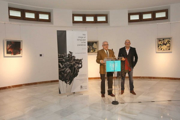 El artista ilicitano Eutiquio Estirado expone 24 cuadros y esculturas en la Diputación