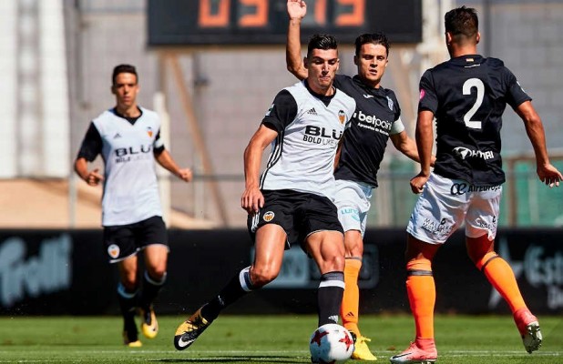 Rafa Mir golea a pares pero sigue sin renovar 