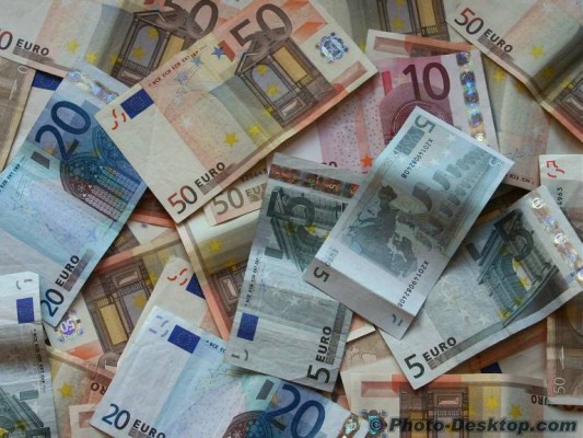 Los registradores crean un herramienta que permitirá detectar el blanqueo de dinero en un click
