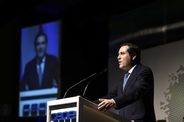  Garamendi quiere más mujeres en la CEOE y critica unilateralidad del Gobierno