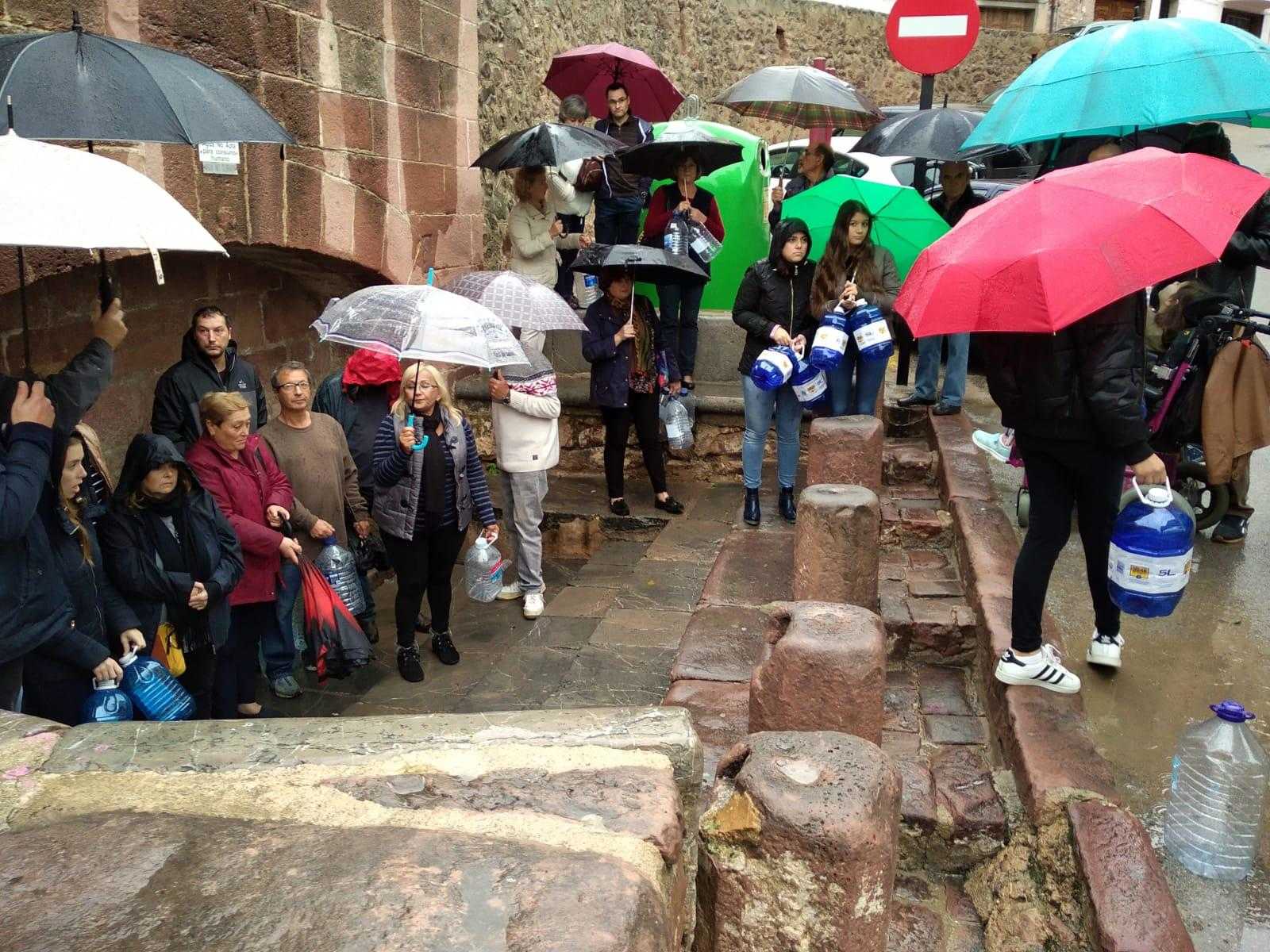 Vecinos de la Foia de Vilafamés se movilizan porque el Ayuntamiento no les facilita el agua