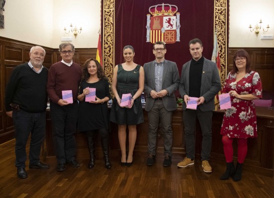 Rosa Miró gana el premio Josep Pascual Tirado de narrativa breve