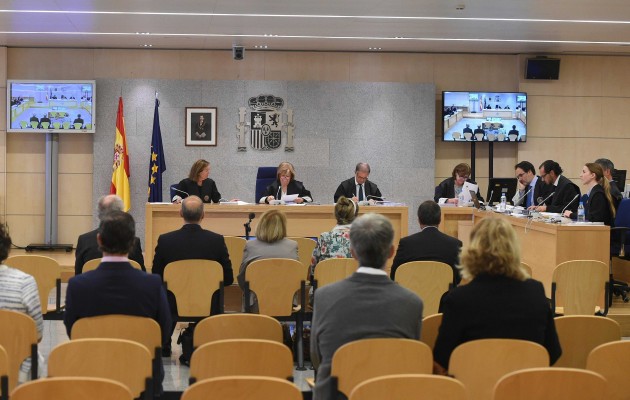 La Audiencia Nacional cambia de criterio y mantiene imputados a exconsejeros de Bancaja