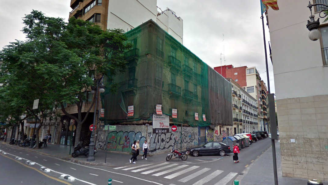 Edificio adquirido por Xpandia Projects para la creación de un hotel Ibis Style en la calle Guillem de Castro - 