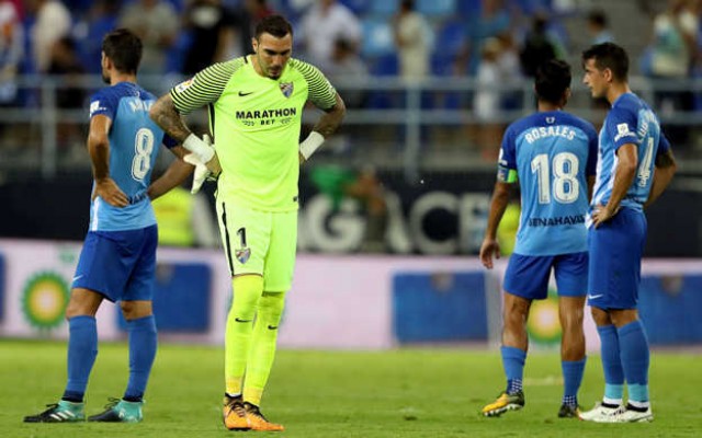 Un Málaga golpeado por las salidas, llega a Mestalla en apuros